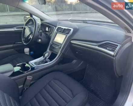 Форд Фьюжн 2014 в Черновцах на Automoto.ua Серый Форд Фьюжн, объемом двигателя 2.49 л и пробегом 230 тыс. км за 9300 $, фото 10 на Automoto.ua