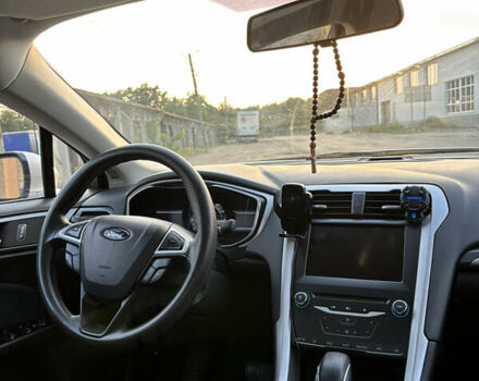 Серый Форд Фьюжн, объемом двигателя 2.5 л и пробегом 300 тыс. км за 8500 $, фото 8 на Automoto.ua