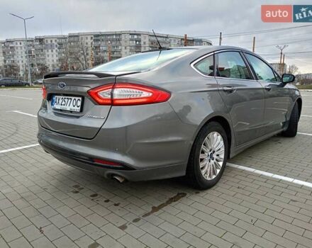 Серый Форд Фьюжн, объемом двигателя 2 л и пробегом 225 тыс. км за 10500 $, фото 4 на Automoto.ua