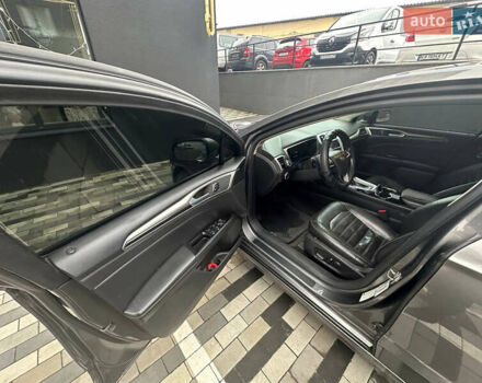 Серый Форд Фьюжн, объемом двигателя 2 л и пробегом 280 тыс. км за 11000 $, фото 5 на Automoto.ua