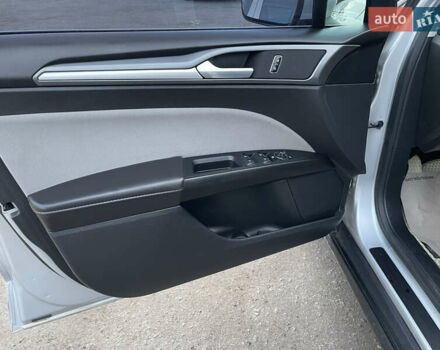 Серый Форд Фьюжн, объемом двигателя 2.49 л и пробегом 241 тыс. км за 9300 $, фото 8 на Automoto.ua