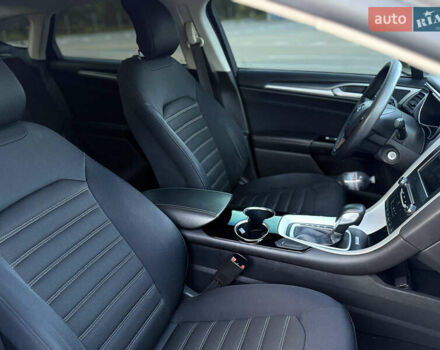 Серый Форд Фьюжн, объемом двигателя 2.5 л и пробегом 166 тыс. км за 10500 $, фото 6 на Automoto.ua