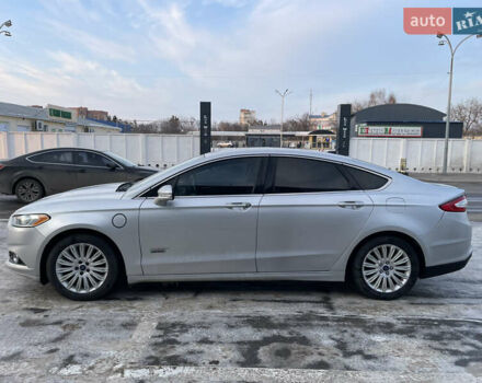 Серый Форд Фьюжн, объемом двигателя 2 л и пробегом 224 тыс. км за 10600 $, фото 4 на Automoto.ua