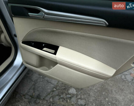 Сірий Форд Фьюжен, об'ємом двигуна 2.49 л та пробігом 290 тис. км за 8899 $, фото 32 на Automoto.ua