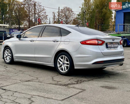 Серый Форд Фьюжн, объемом двигателя 2.49 л и пробегом 194 тыс. км за 9300 $, фото 7 на Automoto.ua