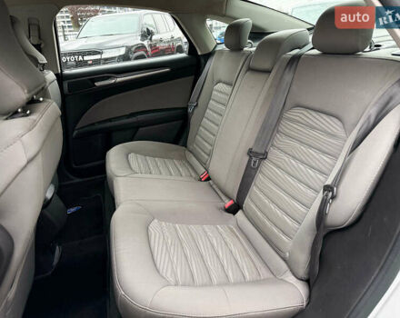 Сірий Форд Фьюжен, об'ємом двигуна 2 л та пробігом 148 тис. км за 11500 $, фото 22 на Automoto.ua