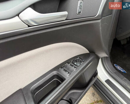 Сірий Форд Фьюжен, об'ємом двигуна 2 л та пробігом 148 тис. км за 11500 $, фото 11 на Automoto.ua