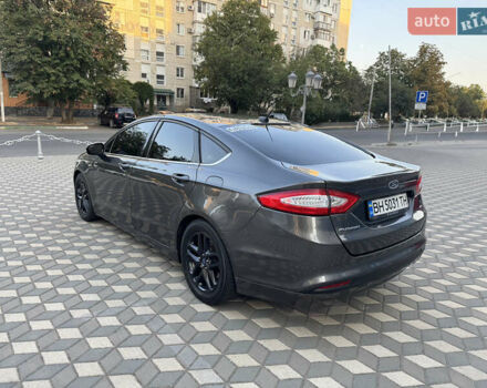 Серый Форд Фьюжн, объемом двигателя 2.49 л и пробегом 206 тыс. км за 9300 $, фото 4 на Automoto.ua