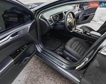 Серый Форд Фьюжн, объемом двигателя 2.49 л и пробегом 180 тыс. км за 9999 $, фото 26 на Automoto.ua