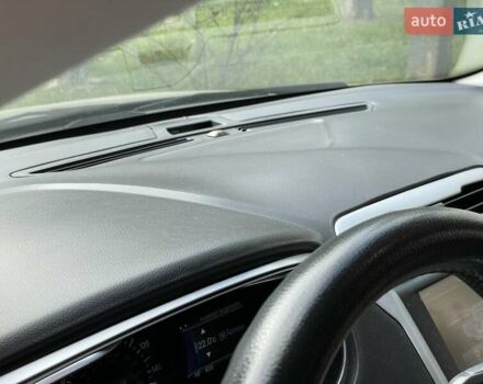 Серый Форд Фьюжн, объемом двигателя 2.5 л и пробегом 241 тыс. км за 10633 $, фото 5 на Automoto.ua