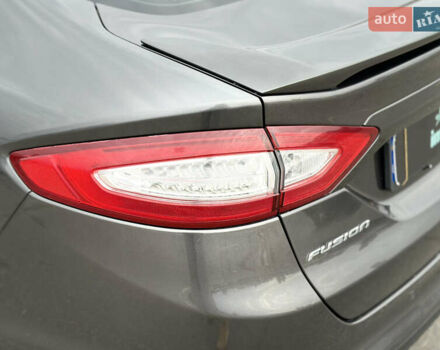 Серый Форд Фьюжн, объемом двигателя 2 л и пробегом 255 тыс. км за 10999 $, фото 6 на Automoto.ua