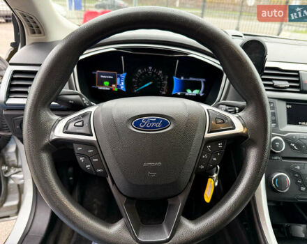 Сірий Форд Фьюжен, об'ємом двигуна 2 л та пробігом 148 тис. км за 11500 $, фото 3 на Automoto.ua