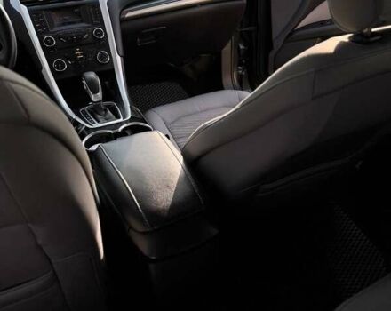 Серый Форд Фьюжн, объемом двигателя 2.49 л и пробегом 294 тыс. км за 9400 $, фото 3 на Automoto.ua