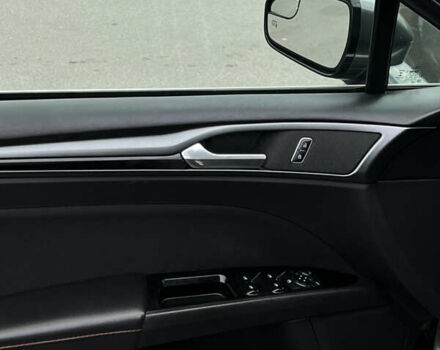 Серый Форд Фьюжн, объемом двигателя 2 л и пробегом 250 тыс. км за 9200 $, фото 17 на Automoto.ua