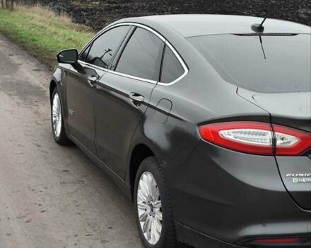 Сірий Форд Фьюжен, об'ємом двигуна 2 л та пробігом 155 тис. км за 12500 $, фото 4 на Automoto.ua