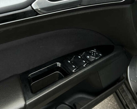 Серый Форд Фьюжн, объемом двигателя 2 л и пробегом 250 тыс. км за 9200 $, фото 16 на Automoto.ua