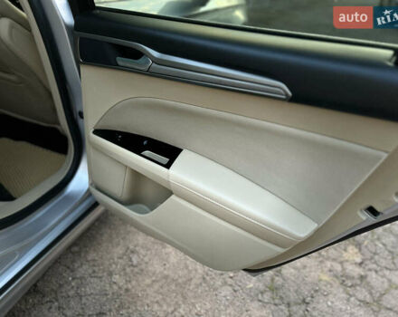 Сірий Форд Фьюжен, об'ємом двигуна 2.49 л та пробігом 290 тис. км за 8899 $, фото 43 на Automoto.ua