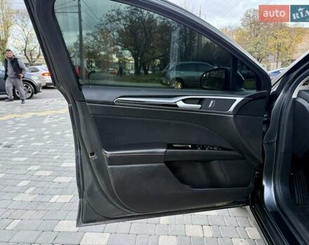 Сірий Форд Фьюжен, об'ємом двигуна 2 л та пробігом 163 тис. км за 8300 $, фото 28 на Automoto.ua