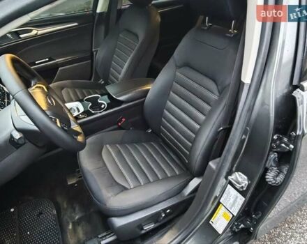 Серый Форд Фьюжн, объемом двигателя 2.49 л и пробегом 180 тыс. км за 9999 $, фото 6 на Automoto.ua