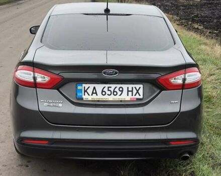 Сірий Форд Фьюжен, об'ємом двигуна 2 л та пробігом 155 тис. км за 12500 $, фото 5 на Automoto.ua