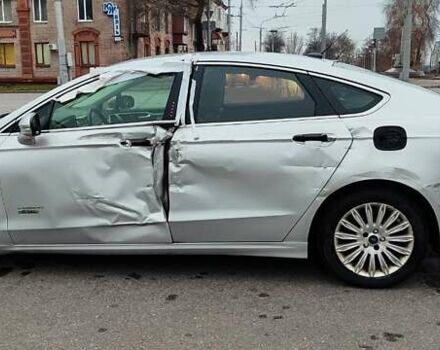 Серый Форд Фьюжн, объемом двигателя 2 л и пробегом 343 тыс. км за 6990 $, фото 5 на Automoto.ua