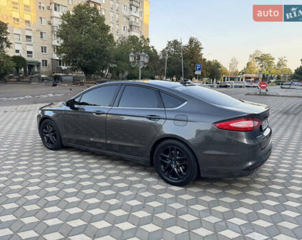 Серый Форд Фьюжн, объемом двигателя 2.49 л и пробегом 206 тыс. км за 9300 $, фото 3 на Automoto.ua