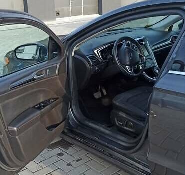 Форд Фьюжн 2015 в Ужгороде на Automoto.ua Серый Форд Фьюжн, объемом двигателя 2.5 л и пробегом 222 тыс. км за 10500 $, фото 3 на Automoto.ua