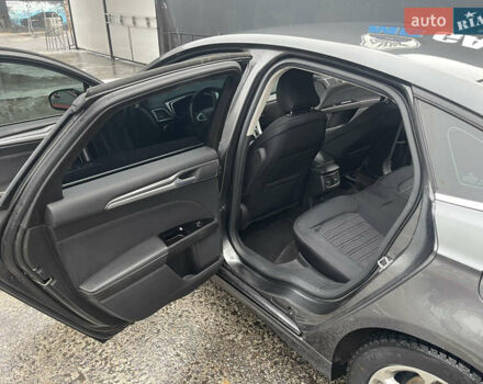 Серый Форд Фьюжн, объемом двигателя 2.49 л и пробегом 190 тыс. км за 10700 $, фото 8 на Automoto.ua