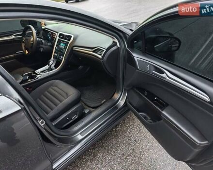 Серый Форд Фьюжн, объемом двигателя 2.49 л и пробегом 180 тыс. км за 9999 $, фото 22 на Automoto.ua