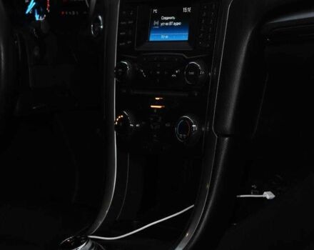 Сірий Форд Фьюжен, об'ємом двигуна 2 л та пробігом 200 тис. км за 10299 $, фото 14 на Automoto.ua