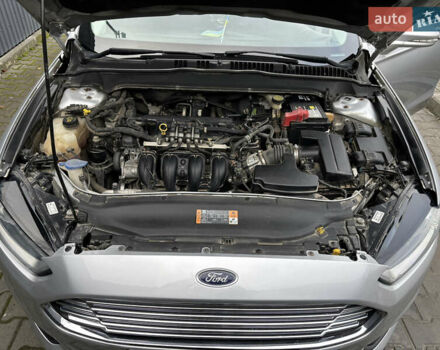 Серый Форд Фьюжн, объемом двигателя 2.49 л и пробегом 210 тыс. км за 10700 $, фото 4 на Automoto.ua