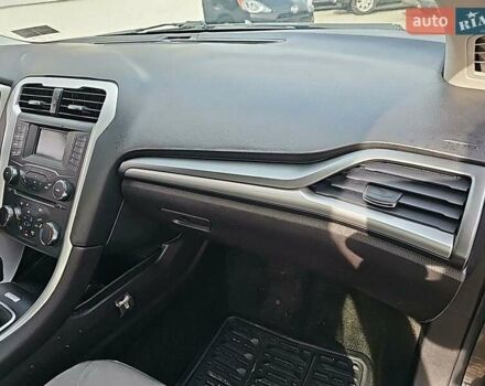 Сірий Форд Фьюжен, об'ємом двигуна 2 л та пробігом 139 тис. км за 8900 $, фото 8 на Automoto.ua