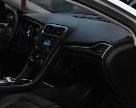 Сірий Форд Фьюжен, об'ємом двигуна 2 л та пробігом 200 тис. км за 10299 $, фото 12 на Automoto.ua