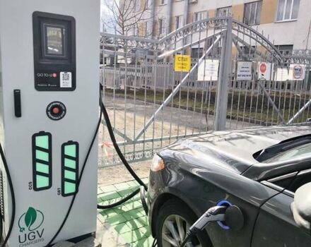 Сірий Форд Фьюжен, об'ємом двигуна 2 л та пробігом 185 тис. км за 12999 $, фото 10 на Automoto.ua