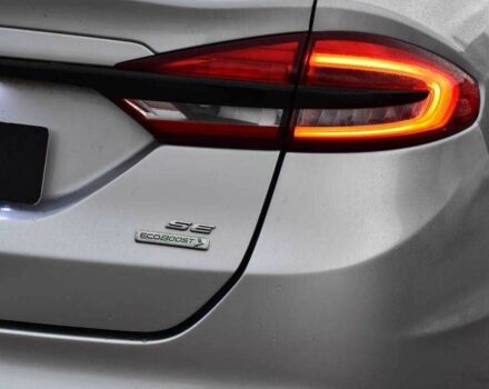 Сірий Форд Фьюжен, об'ємом двигуна 2 л та пробігом 200 тис. км за 10299 $, фото 4 на Automoto.ua