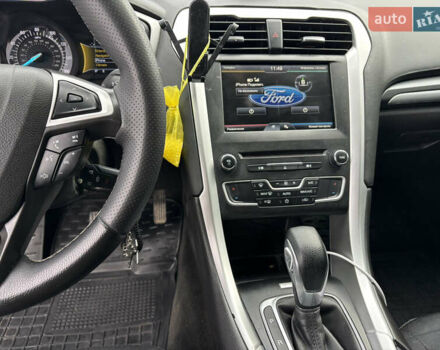 Серый Форд Фьюжн, объемом двигателя 2.49 л и пробегом 210 тыс. км за 10700 $, фото 6 на Automoto.ua