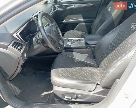 Сірий Форд Фьюжен, об'ємом двигуна 2 л та пробігом 270 тис. км за 12700 $, фото 12 на Automoto.ua