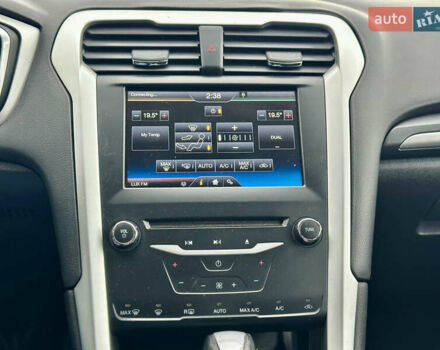 Форд Фьюжн 2016 в Киеве на Automoto.ua Серый Форд Фьюжн, объемом двигателя 2.49 л и пробегом 125 тыс. км за 11300 $, фото 11 на Automoto.ua