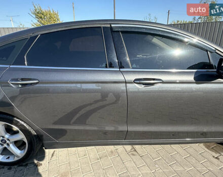 Серый Форд Фьюжн, объемом двигателя 2.5 л и пробегом 210 тыс. км за 11000 $, фото 7 на Automoto.ua