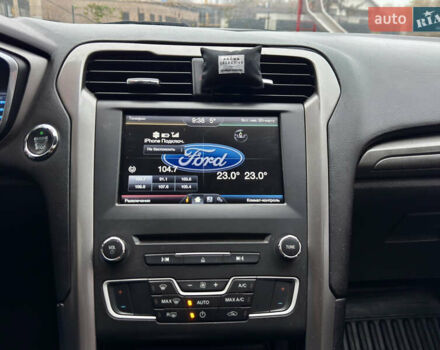 Сірий Форд Фьюжен, об'ємом двигуна 2 л та пробігом 75 тис. км за 12600 $, фото 17 на Automoto.ua