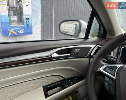 Серый Форд Фьюжн, объемом двигателя 2 л и пробегом 92 тыс. км за 17200 $, фото 16 на Automoto.ua