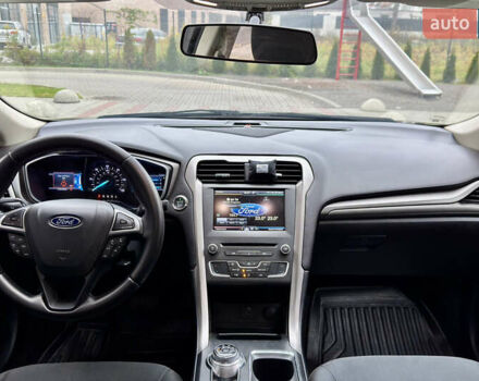 Сірий Форд Фьюжен, об'ємом двигуна 2 л та пробігом 75 тис. км за 12600 $, фото 12 на Automoto.ua