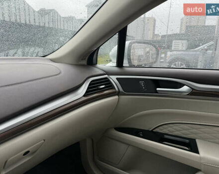 Серый Форд Фьюжн, объемом двигателя 2 л и пробегом 92 тыс. км за 17200 $, фото 17 на Automoto.ua