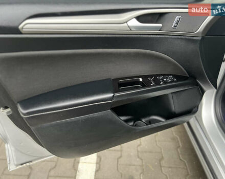 Серый Форд Фьюжн, объемом двигателя 2.49 л и пробегом 244 тыс. км за 8999 $, фото 8 на Automoto.ua