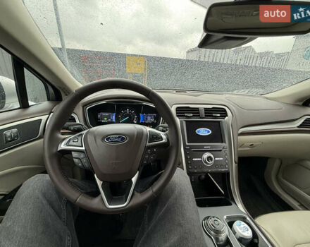 Серый Форд Фьюжн, объемом двигателя 2 л и пробегом 92 тыс. км за 17200 $, фото 10 на Automoto.ua