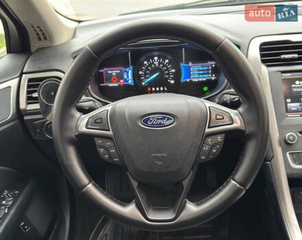 Сірий Форд Фьюжен, об'ємом двигуна 2 л та пробігом 75 тис. км за 12600 $, фото 13 на Automoto.ua