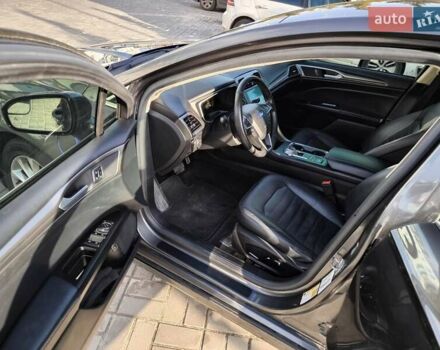 Сірий Форд Фьюжен, об'ємом двигуна 2 л та пробігом 185 тис. км за 12999 $, фото 16 на Automoto.ua