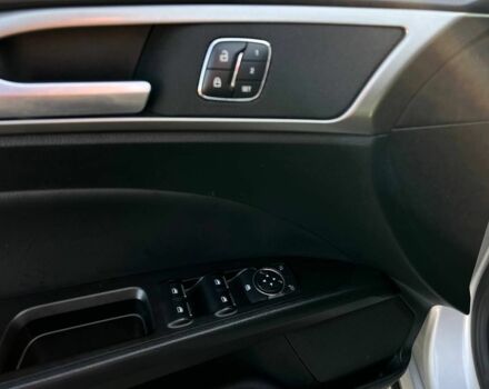 Сірий Форд Фьюжен, об'ємом двигуна 2 л та пробігом 200 тис. км за 10900 $, фото 9 на Automoto.ua