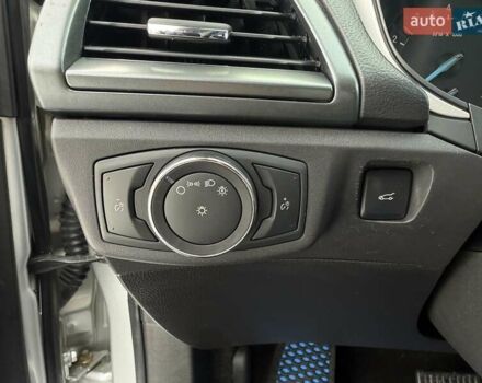 Серый Форд Фьюжн, объемом двигателя 2.5 л и пробегом 185 тыс. км за 8800 $, фото 51 на Automoto.ua