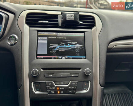 Сірий Форд Фьюжен, об'ємом двигуна 2 л та пробігом 75 тис. км за 12600 $, фото 16 на Automoto.ua